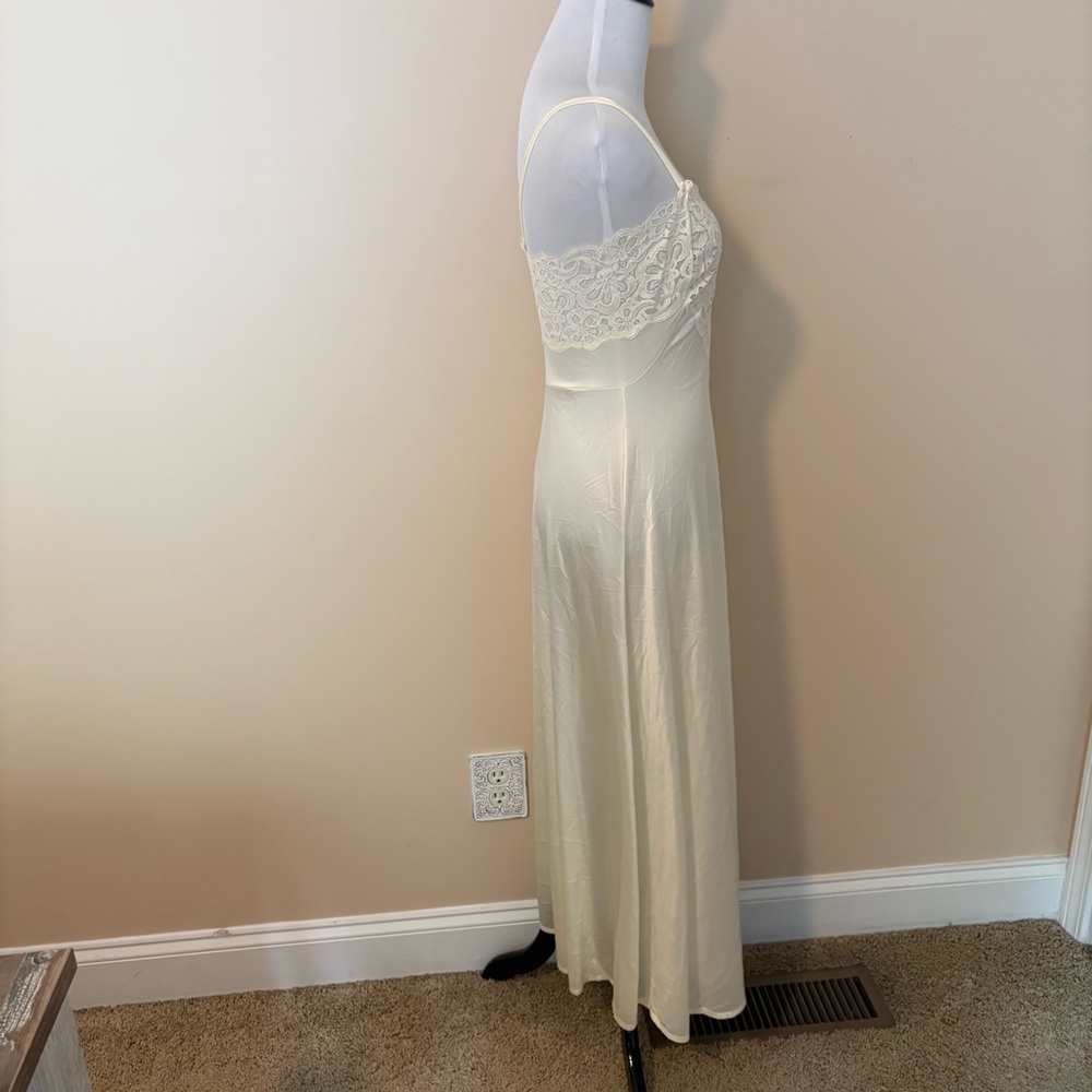 Vintage bridal lace lingerie gown - Picture 4 of 7